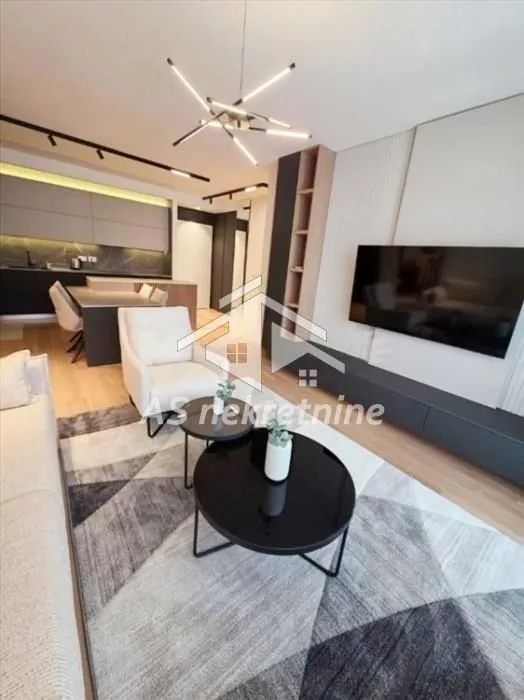 Izdavanje, trosoban stan, 86m², Savski Venac, Beograd