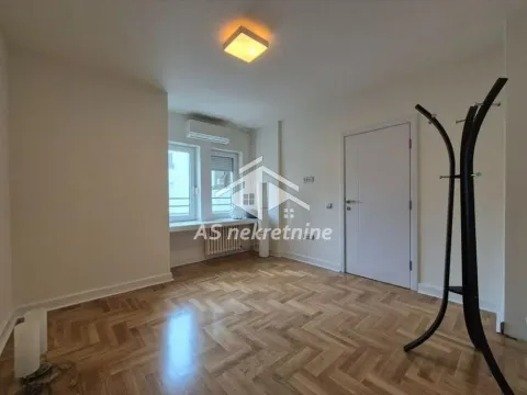 Izdavanje, stan, 144m², Stari Grad, Beograd - image 13