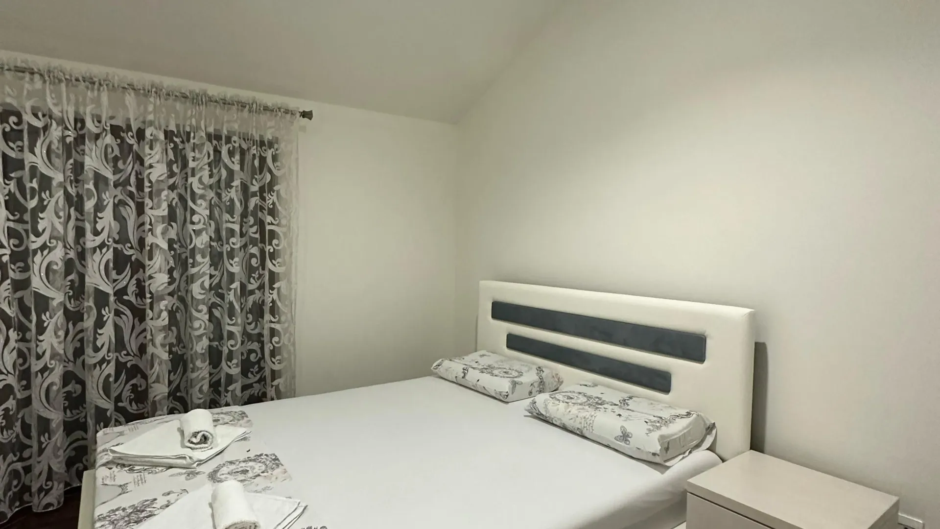 Rent, three bedroom apartment, 130m², Centar, Tivat