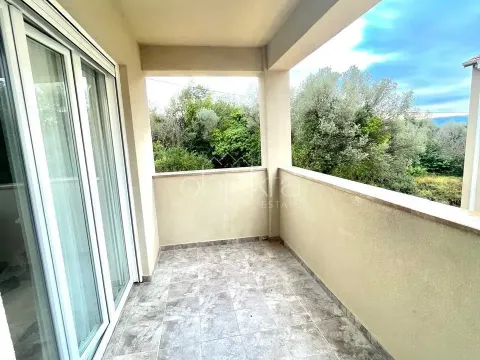 Izdavanje, stan, 60m², Tivat, Crna Gora - image 4