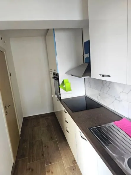 Prodaja, trosoban stan, 70m², Medijana, Niš