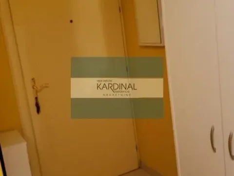 Izdavanje, trosoban stan, 73m², Centar, Jagodina - image 11