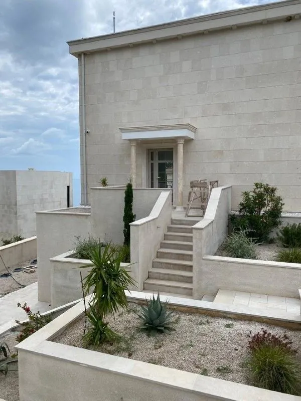 Sale, house, 250m², Blizikuće, Budva
