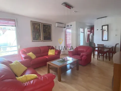 Prodaja, jednosoban stan, 55m², Centar, Budva - image 1