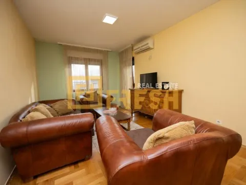 Izdavanje, jednosoban stan, 50m², Stari Aerodrom, Podgorica - image 1