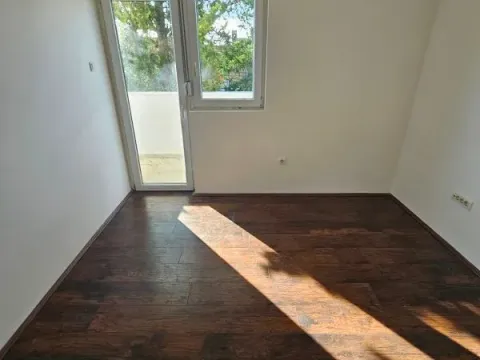 Izdavanje, dvosoban stan, 47m², Borča 1, Borča Sve Podlokacije - image 4