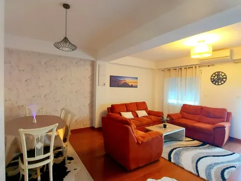 Izdavanje, dvosoban stan, 70m², Ljubović, Podgorica - image 10