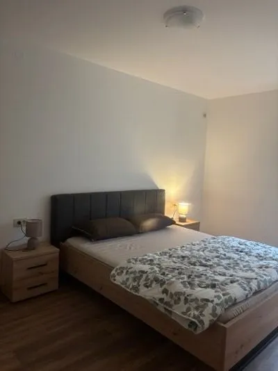 Izdavanje, kuća, 100m², Pelinovo, Kotor