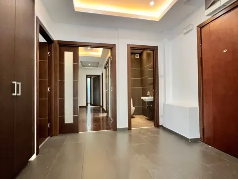 Izdavanje, četvorosoban stan, 228m², Preko Morače, Podgorica - image 5