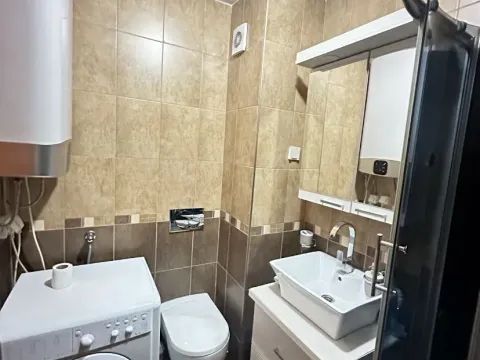Izdavanje, jednosoban stan, 74m², Vezirov Most, Podgorica - image 5