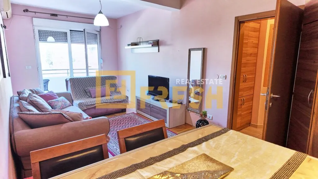 Rent, studio apartment, 32m², Centar, Podgorica