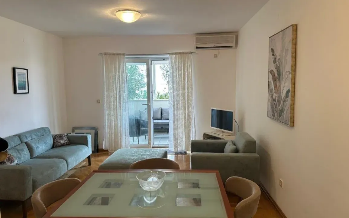 Prodaja, dvosoban stan, 70m², Sveti Stefan, Budva