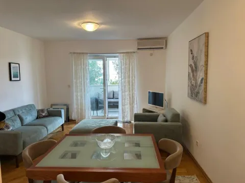 Prodaja, dvosoban stan, 70m², Sveti Stefan, Budva - image 1