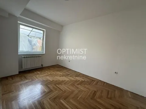 Stan in Zvezdara Sve Podlokacije