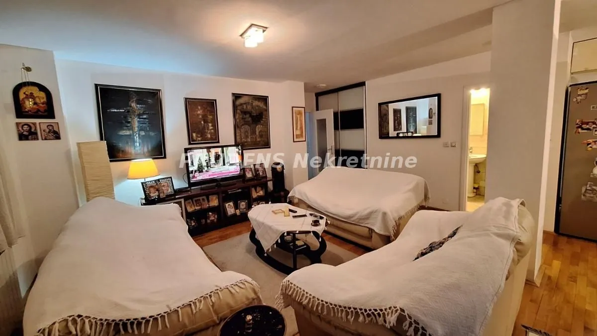 Prodaja, četvorosoban stan, 109m², Crveni Krst, Beograd
