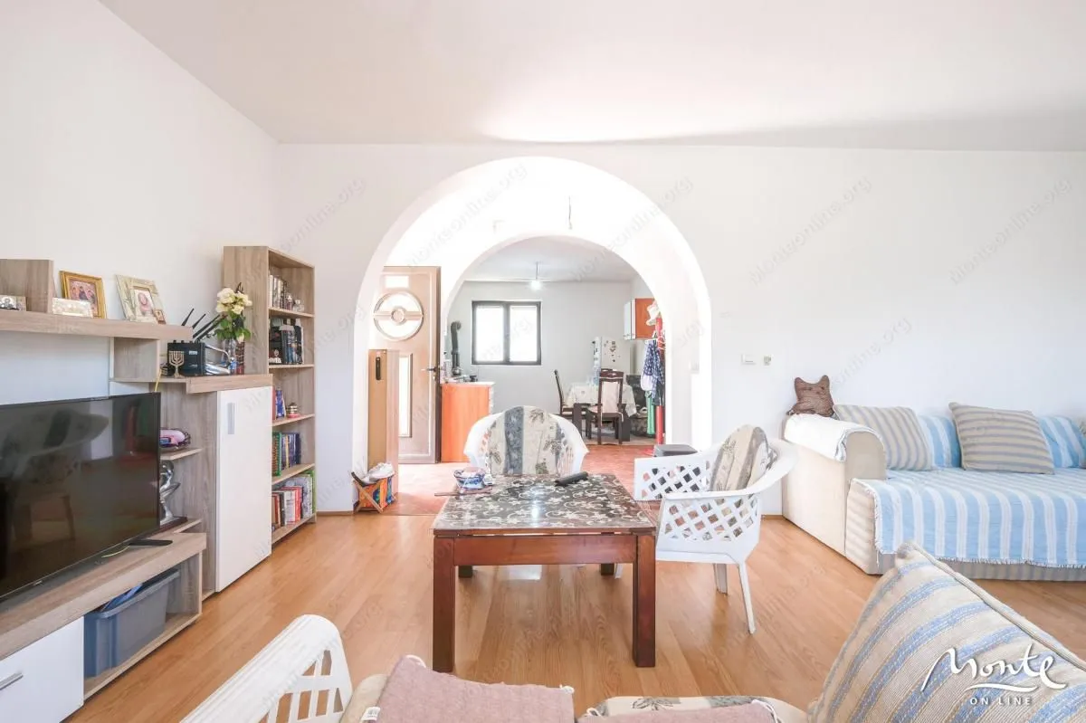 Sale, house, 410m², Sutomore, Bar