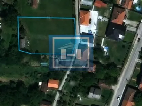 Zemljište in Bagrdan