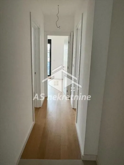 Izdavanje, četvorosoban stan, 106m², Savski Venac, Beograd