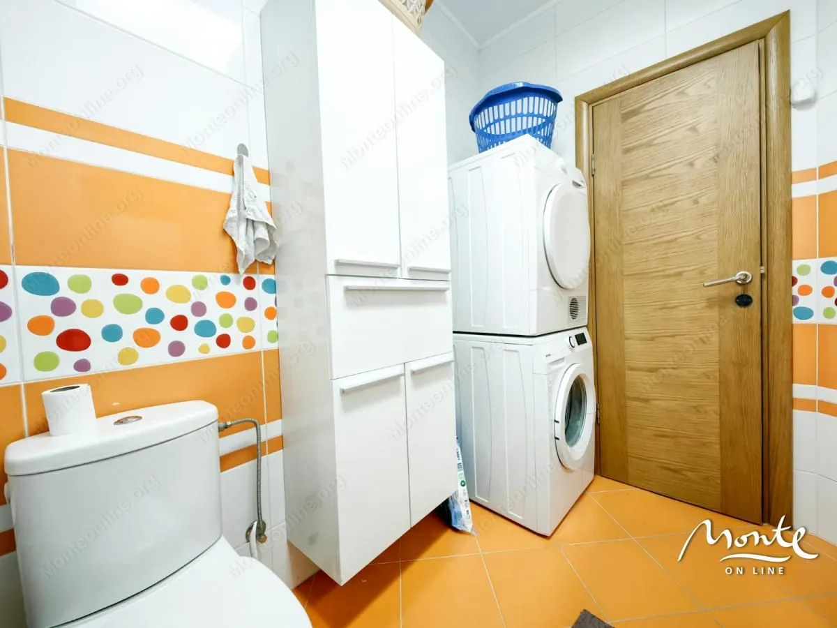 Prodaja, trosoban stan, 196m², Podgorica, Crna Gora
