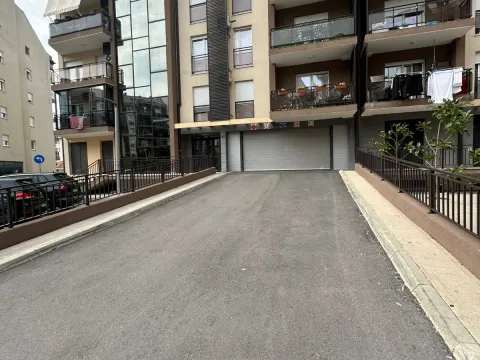 Izdavanje, dvosoban stan, 74m², Ljubović, Podgorica - image 18