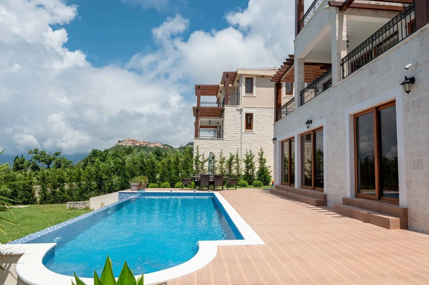 Sale, house, 335m², Blizikuće, Budva