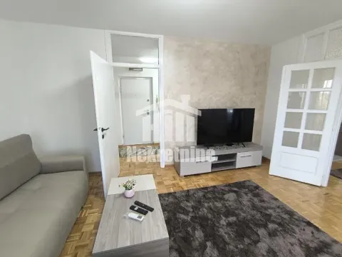 Rent, one bedroom apartment, 43m², Vračar Sve Podlokacije, Beograd - image 4