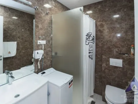 Prodaja, jednosoban stan, 65m², Centar, Budva - image 10