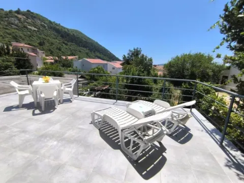 Rent, two bedroom apartment, 90m², Lazi, Budva - image 5