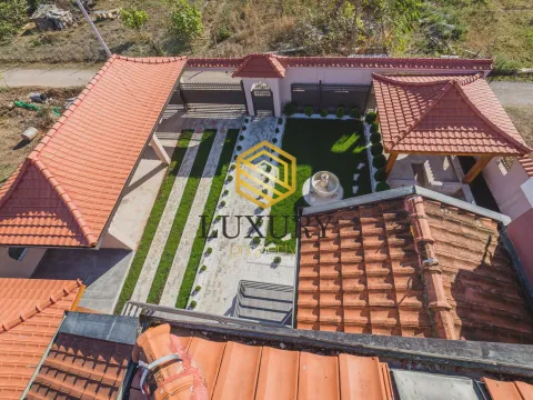 Prodaja, kuća, 200m², Donji Kokoti, Podgorica - image 2
