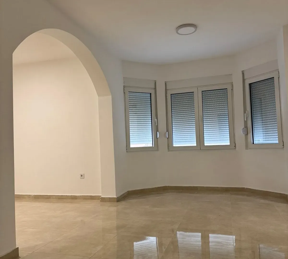 Rent, house, 500m², Stari Aerodrom, Podgorica