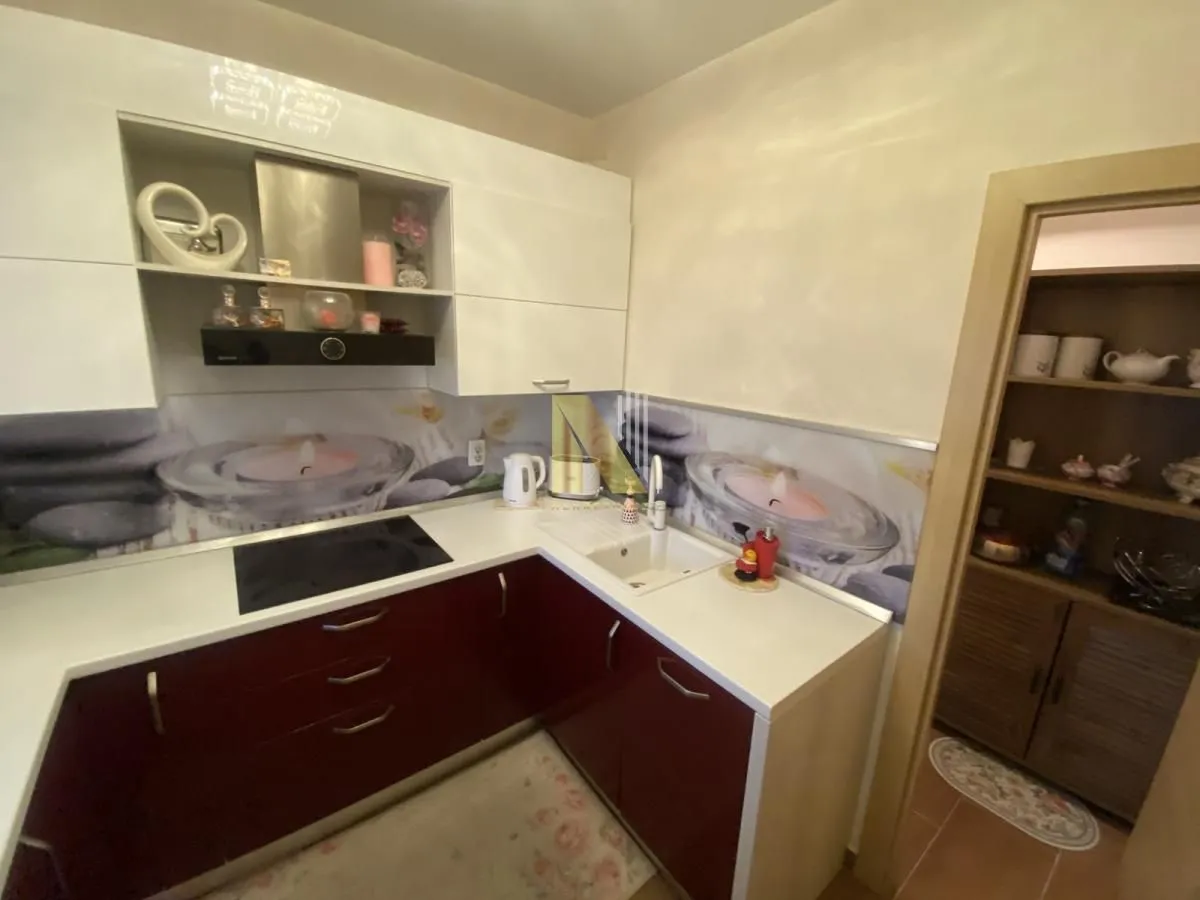 Prodaja, četvorosoban stan, 120m², Novo naselje, Novi Sad