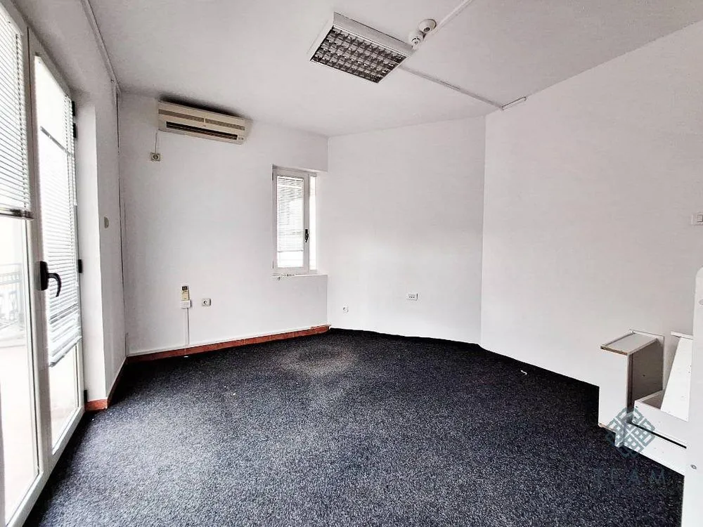 Rent, office space, 1000m², Centar, Podgorica