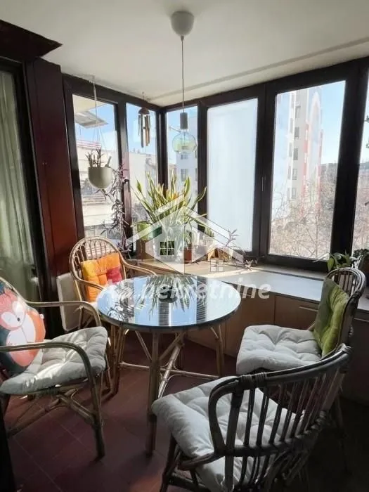 Rent, four bedroom apartment, 93m², Cvetni Trg, Vračar Sve Podlokacije