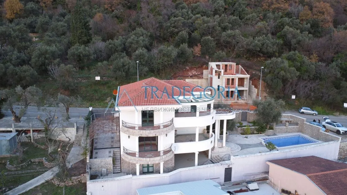 Prodaja, kuća, 422m², Petrovac, Budva