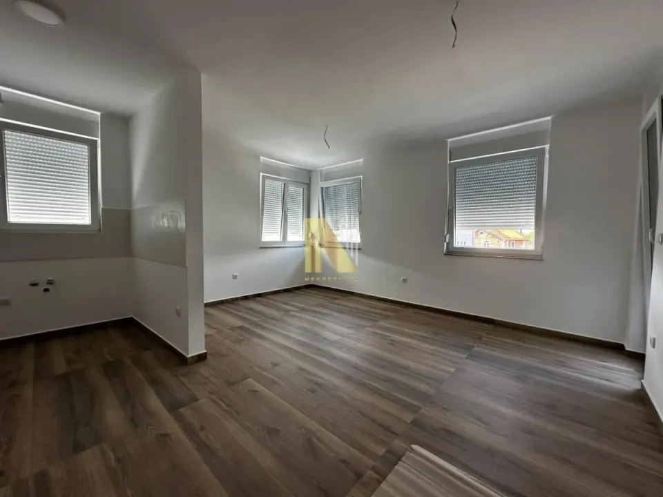 Prodaja, četvorosoban stan, 61m², Adice, Novi Sad Sve Podlokacije