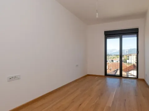 Izdavanje, trosoban stan, 113m², Zabjelo, Podgorica - image 2