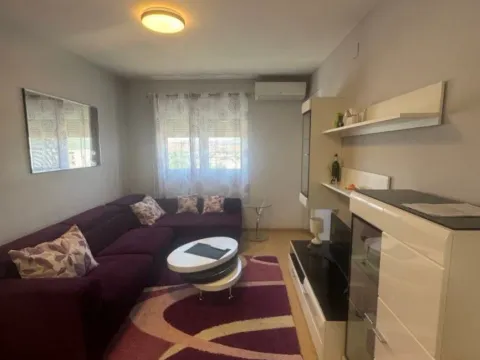 Izdavanje, jednosoban stan, 47m², City Kvart, Podgorica