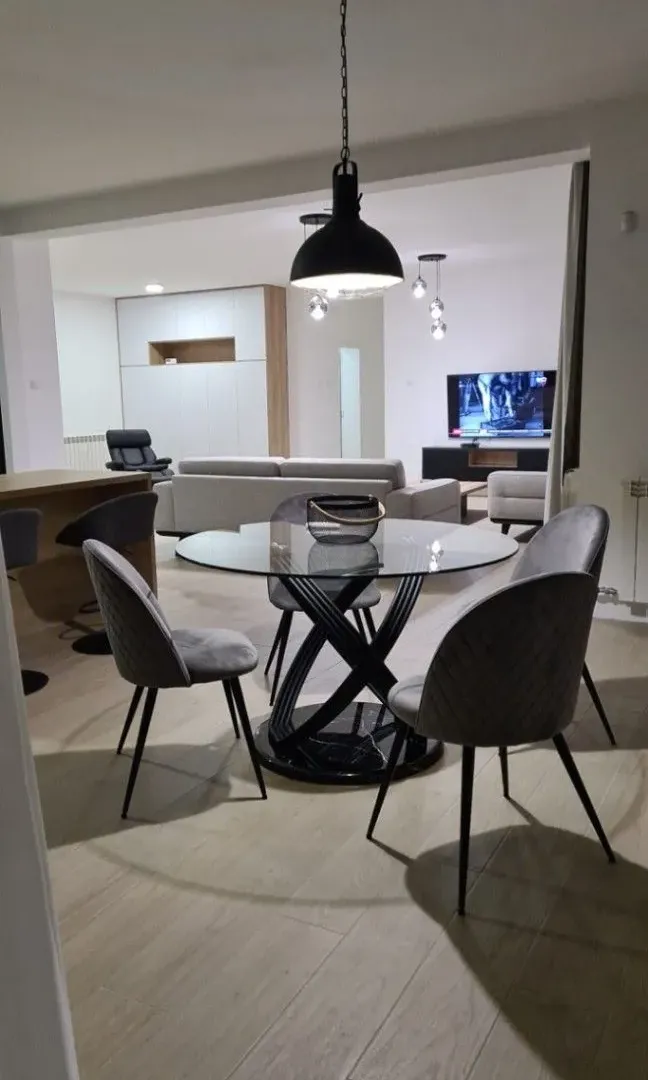 Prodaja, četvorosoban stan, 145m², Savski Venac, Beograd