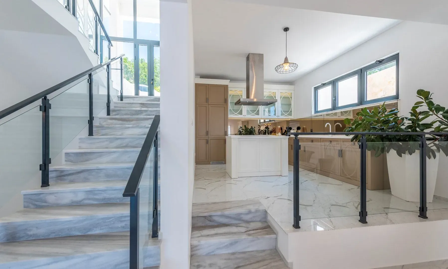 Sale, house, 360m², Utjeha, Bar