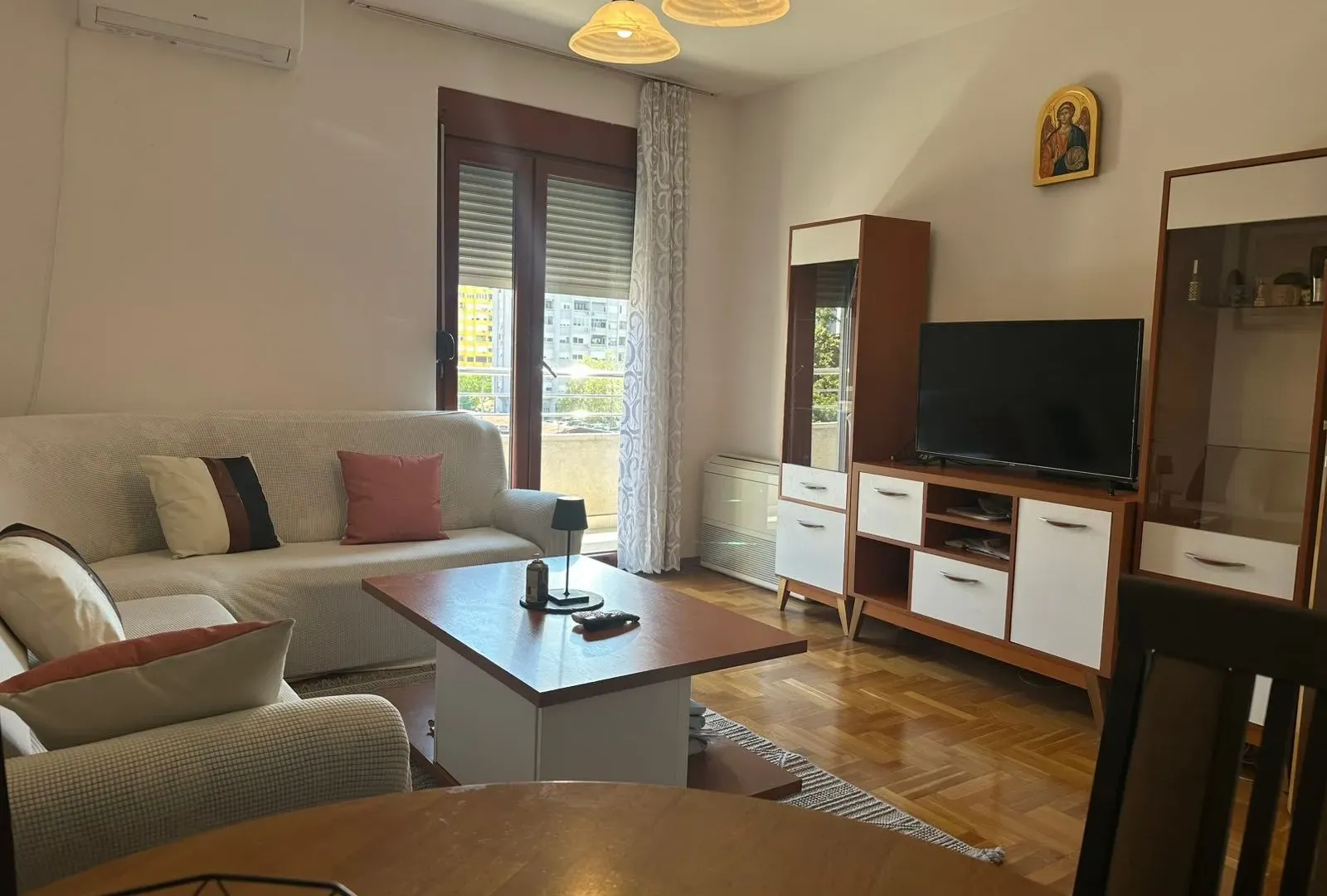 Izdavanje, jednosoban stan, 50m², Pobrežje, Podgorica