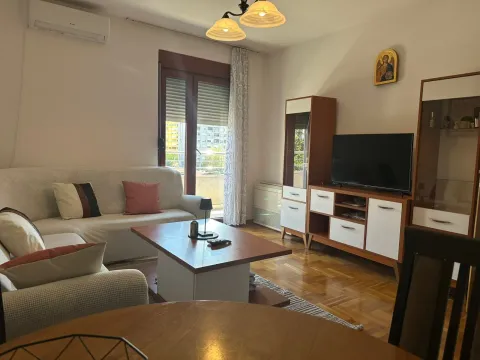 Rent, one bedroom apartment, 50m², Pobrežje, Podgorica