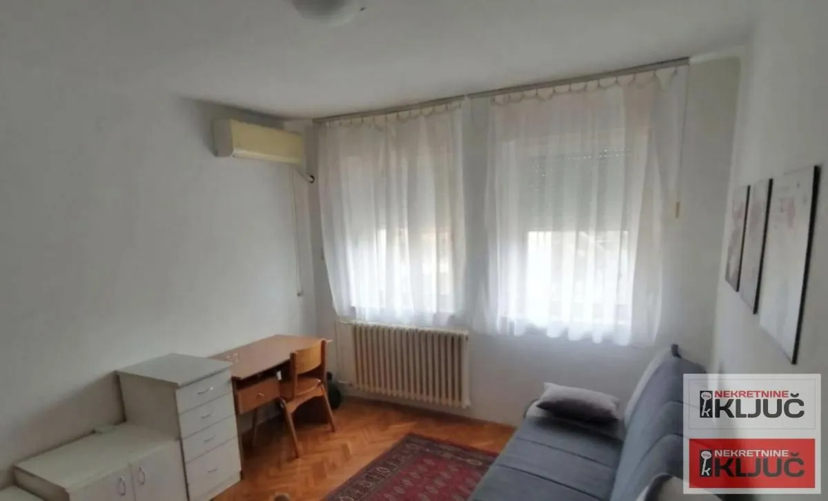Izdavanje, garsonjera, 25m², Bulevar Oslobodjenja, Novi Sad Sve Podlokacije