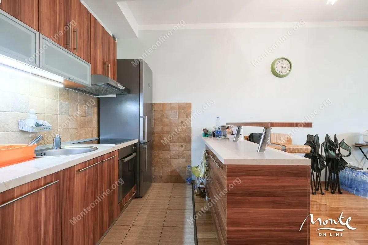 Prodaja, trosoban stan, 130m², Risan, Kotor