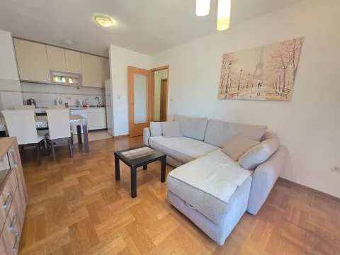Rent, two bedroom apartment, 70m², Stari Aerodrom, Podgorica - image 14