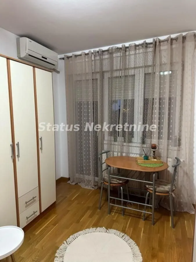 Rent, studio apartment, 24m², Bulevar Oslobodjenja, Novi Sad Sve Podlokacije