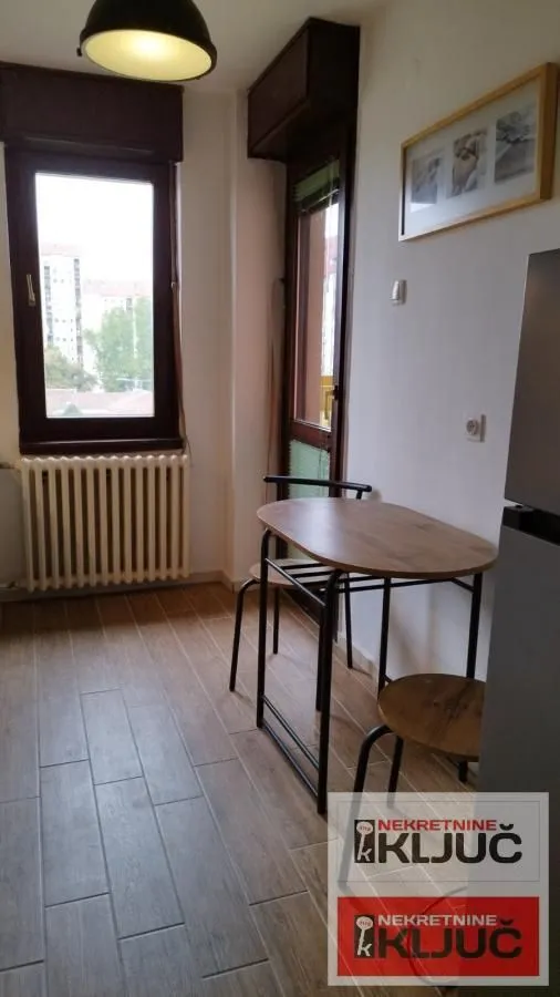 Prodaja, dvosoban stan, 54m², Bulevar Oslobodjenja, Novi Sad Sve Podlokacije