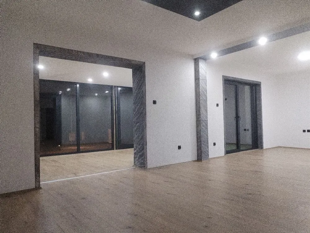 Rent, office space, 55m², Sremčica, Beograd