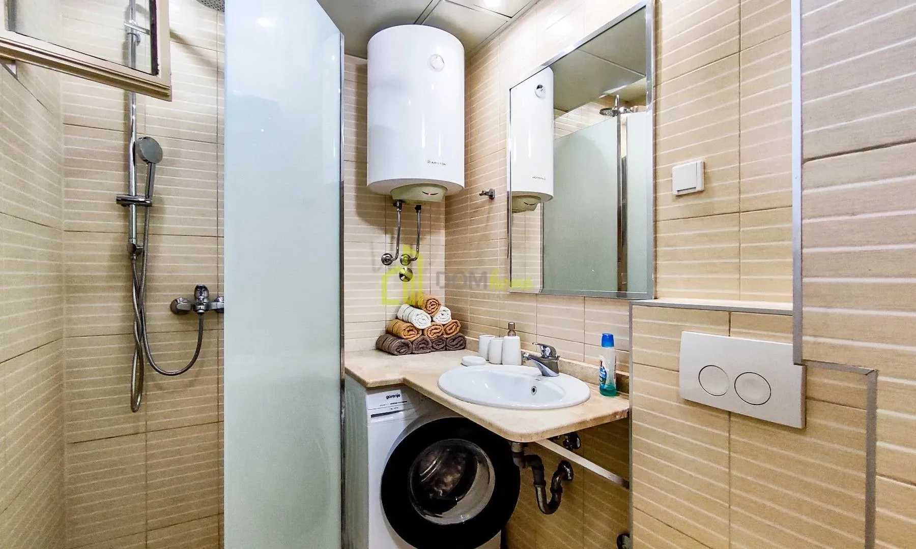 Izdavanje, četvorosoban stan, 95m², Blok 6, Podgorica
