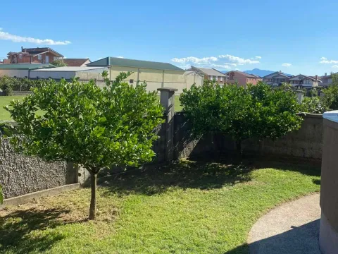 Rent, house, 250m², Tuzi, Podgorica - image 10