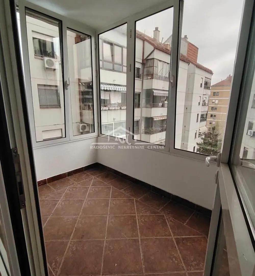 Rent, three bedroom apartment, 73m², Novi Beograd Sve Podlokacije, Beograd